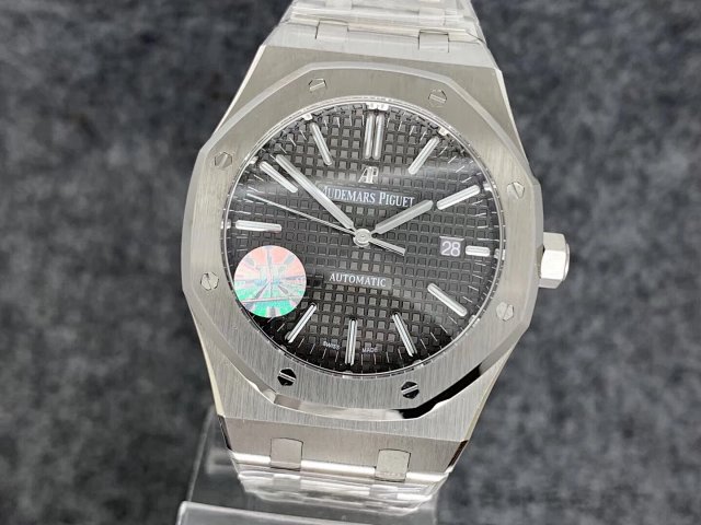 Audemars Piguet Royal Oak 15400 from J12 Factory, The Newest V5 Edition Arrives