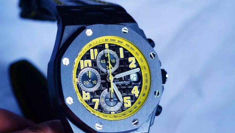 Audemars-Piguet-BumbleBee-Close-View